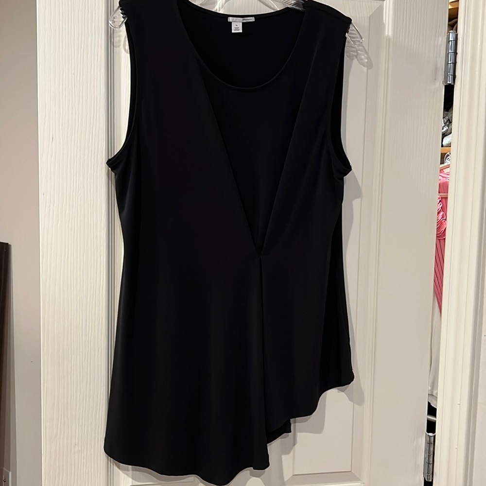 Amazing sleeveless tunic with asymmetrical hem